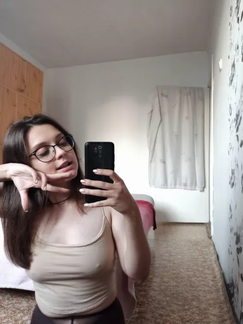 Morning selfies in a crop top by Honey_69_