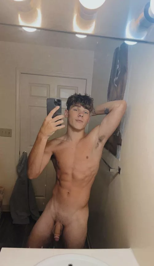 Need someone to make me hard 😈 by adwopash