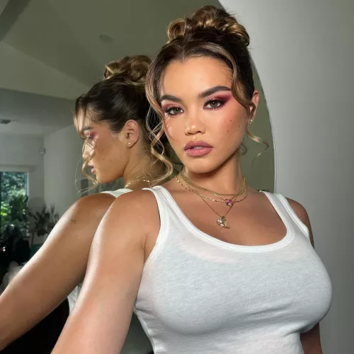 Not extremely busty, but still busty enough for this sub by ILoveBigB00tyH0es99