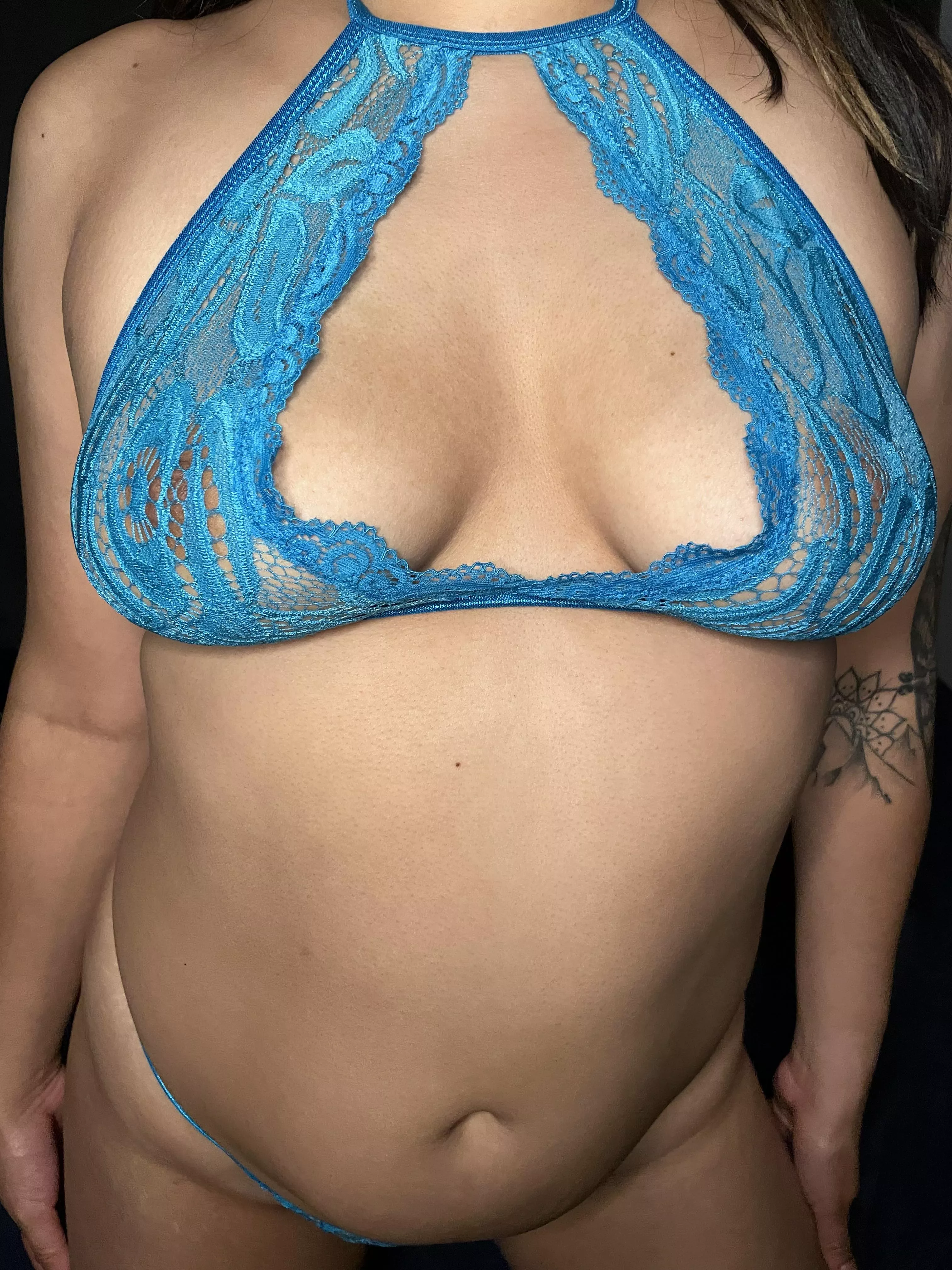 Peekaboo posted by khloegirlxoxo