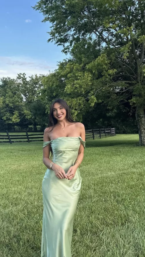 Simple off shoulder by theowuriwufoa