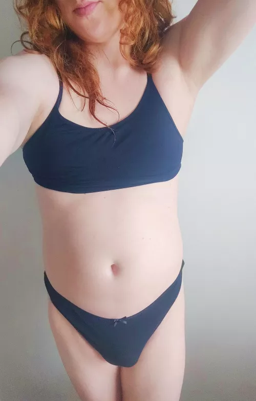 Tiny bulge 🤭 by xAmoraxx