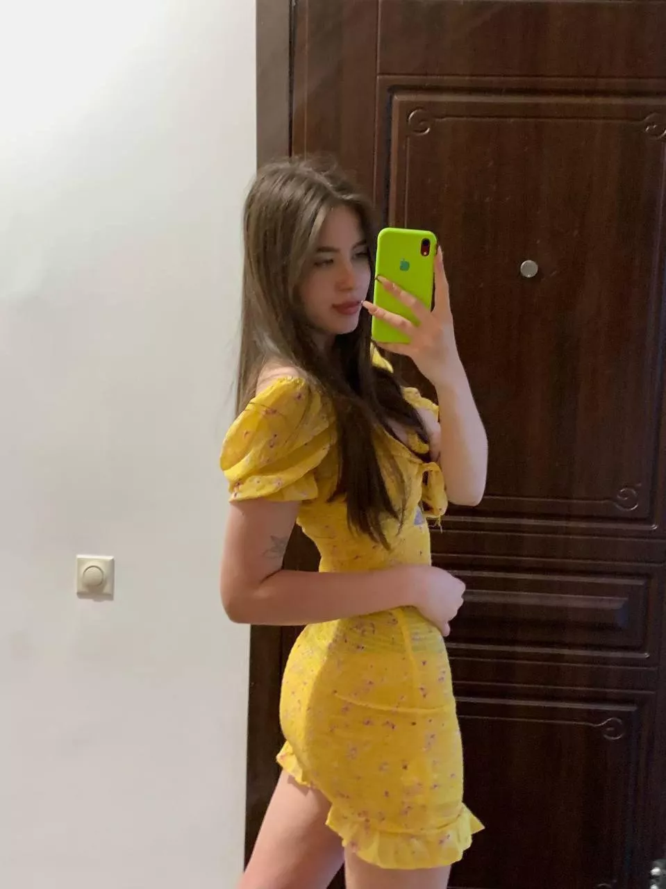 Yellow looks good on me 😊 posted by Yummy_Strawberry_535