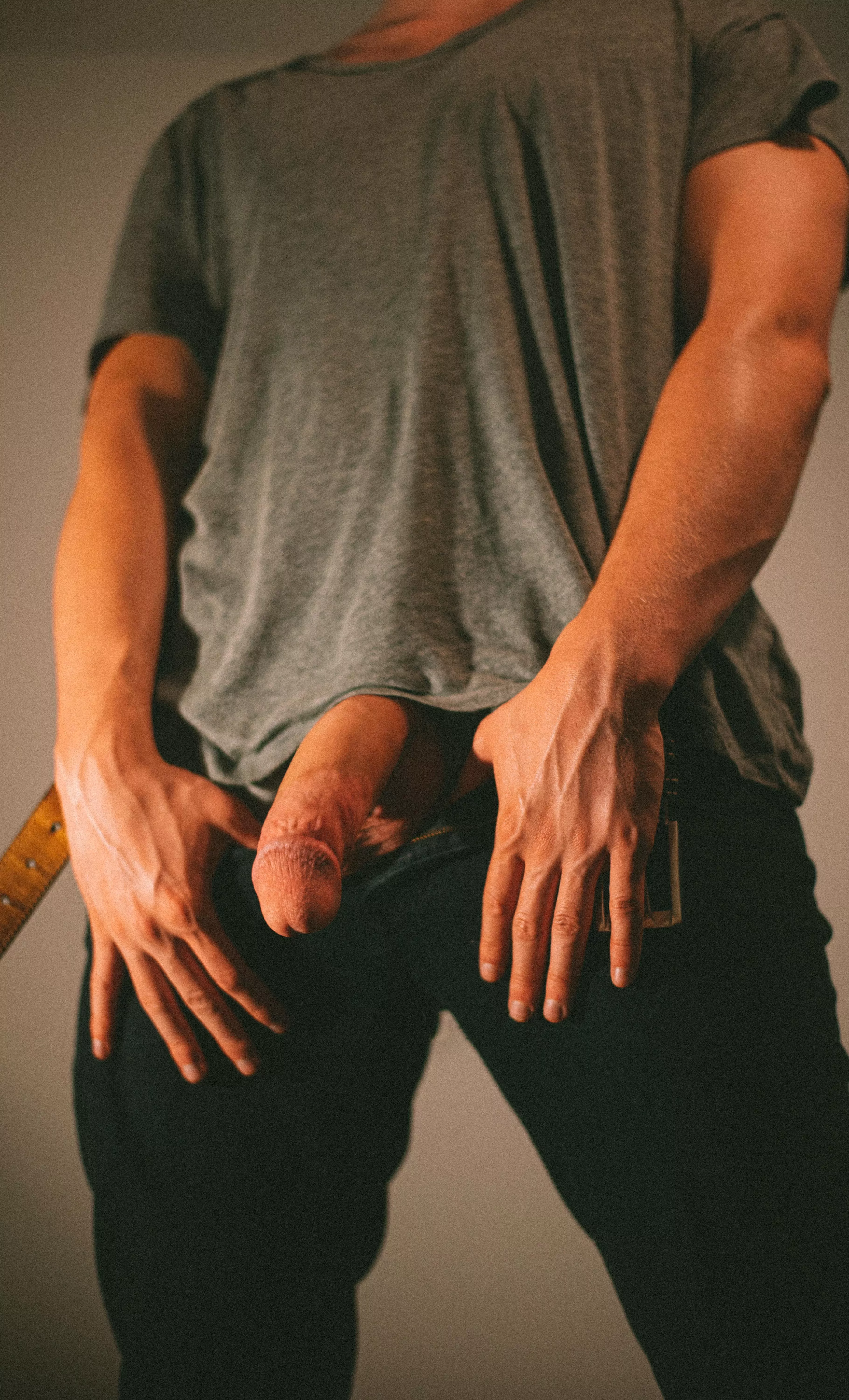 Comment if I can send you high quality dick pics while you’re at work posted by Maple_Cock