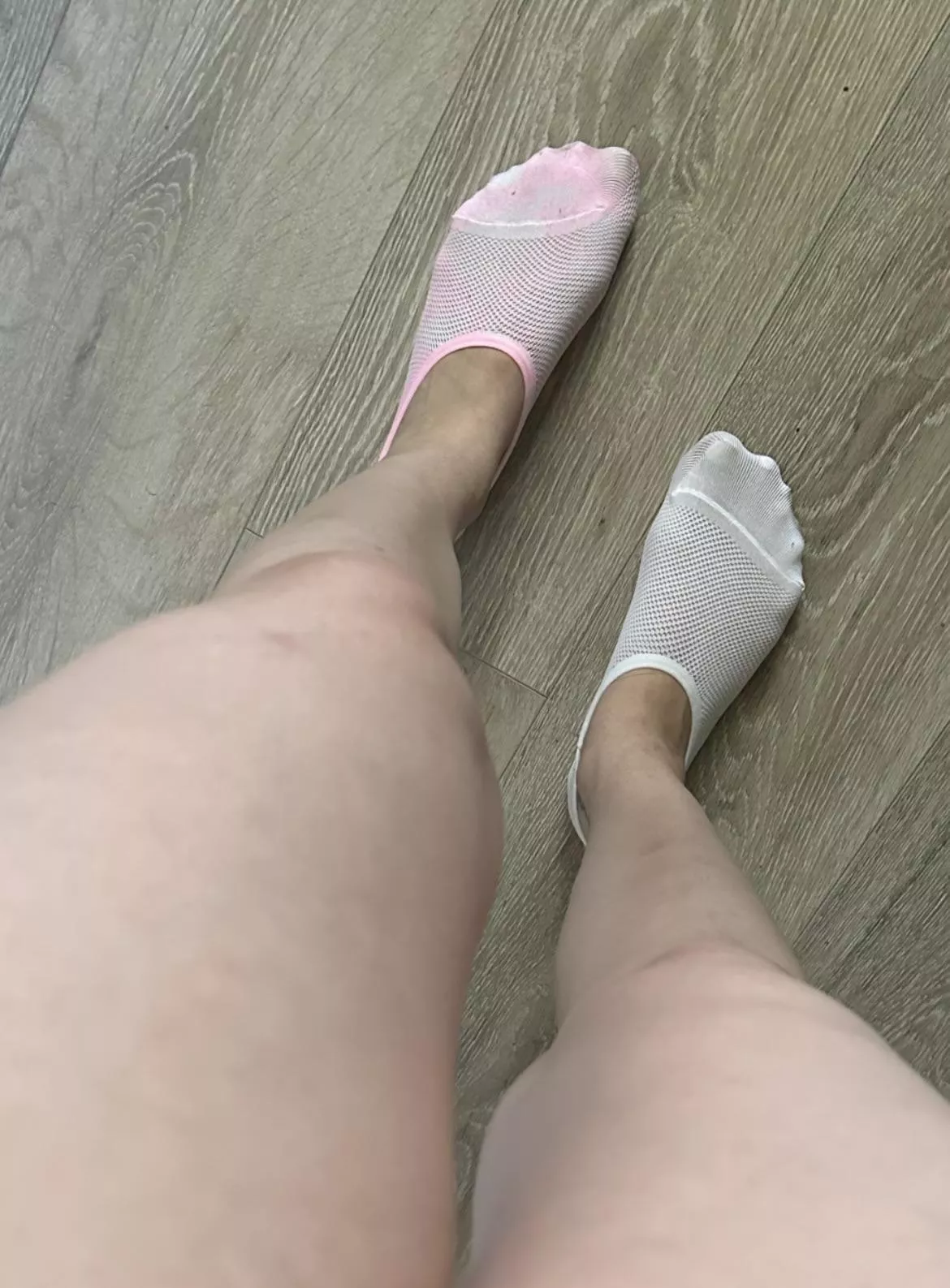 [f] get on your knees & sniff my socks posted by ilovextcy