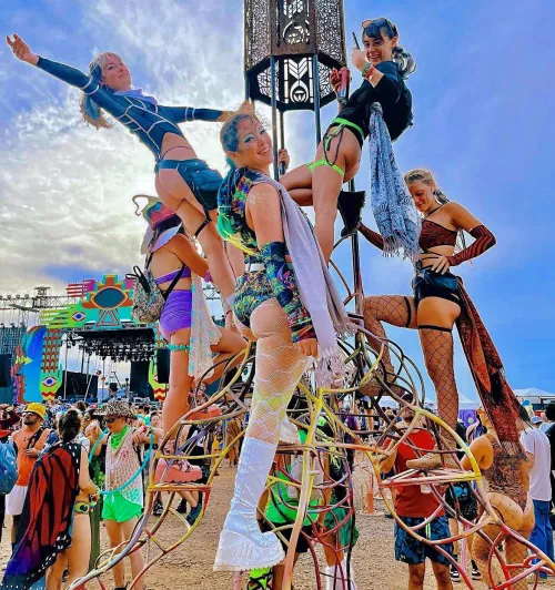 How Many Cheeks Can You Count? by islandguy3