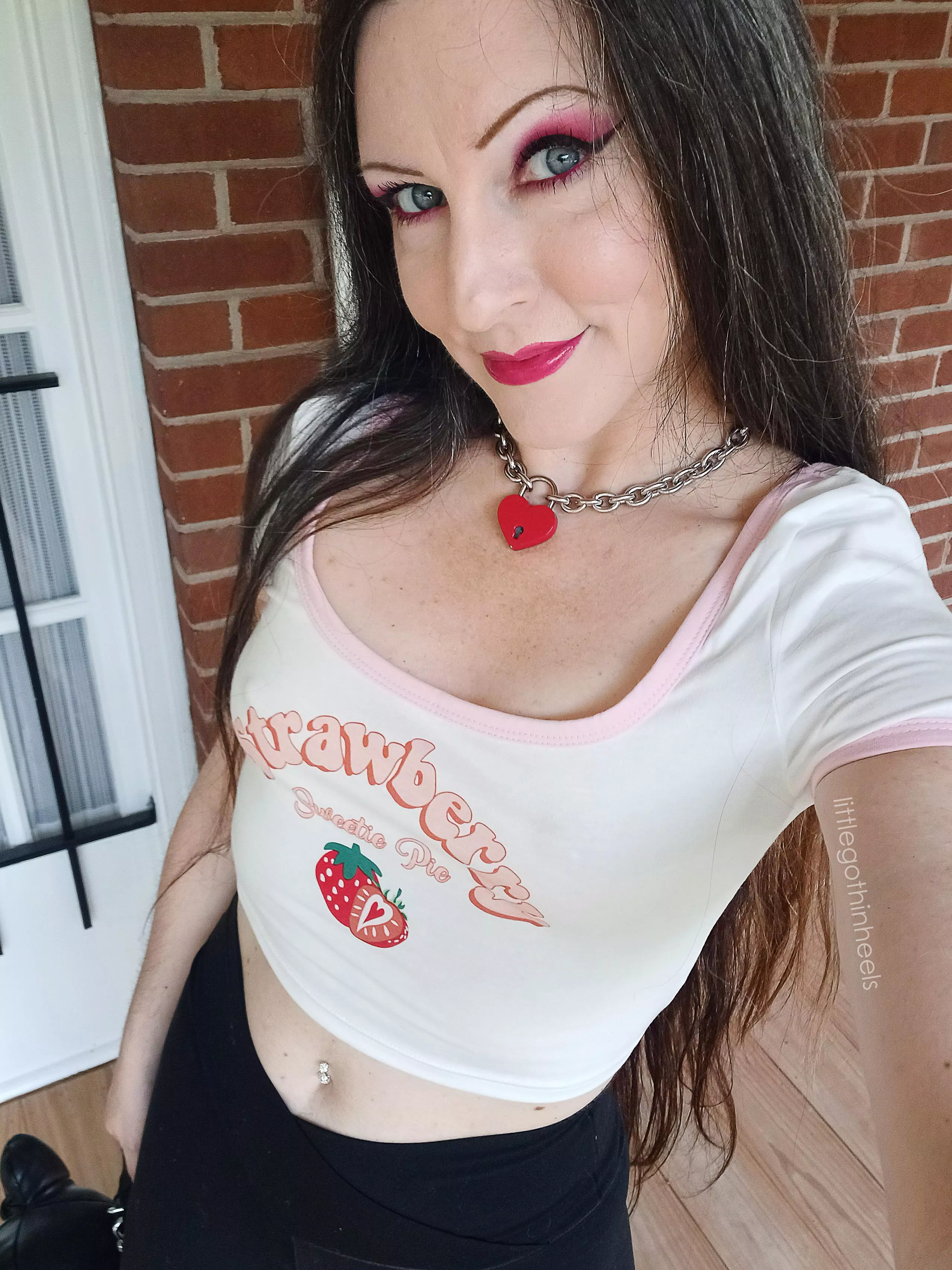 meh who needs a bra anyway (42f) posted by littlegothinheels