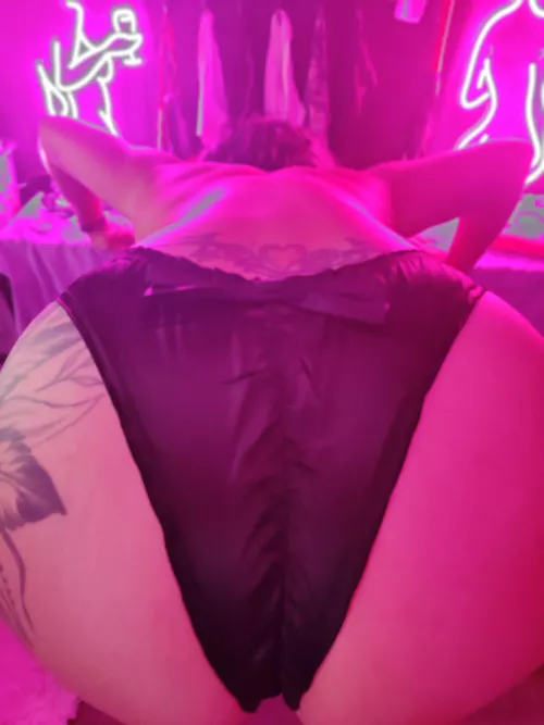 Are my leather panties still in style ? by blissfulpain87