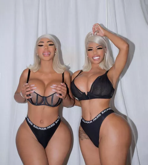Bimbo twins by Bimbolover_