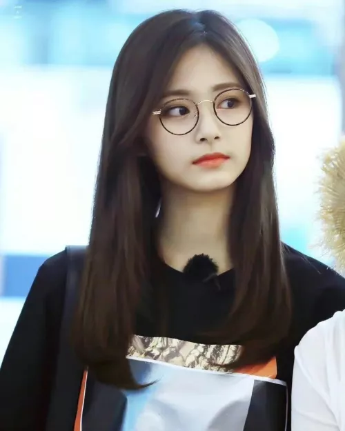 Chou Tzu-yu ... by BusyFlower9