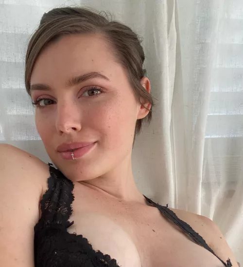 [F] lazing today by CuriousCatieCat