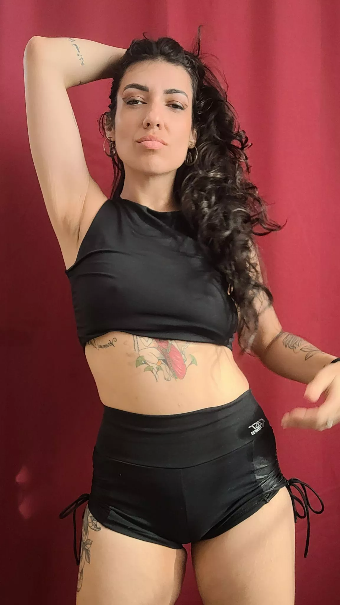 [F] My workout clothes. posted by casal_venomous