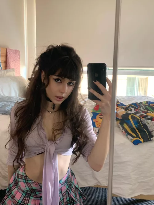 i got told im the smol girl on campus💖 18f by smolrug