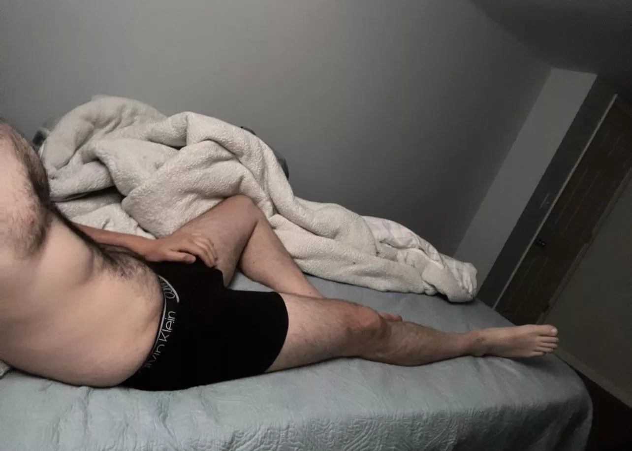 Just chilling posted by Jixtepangg_