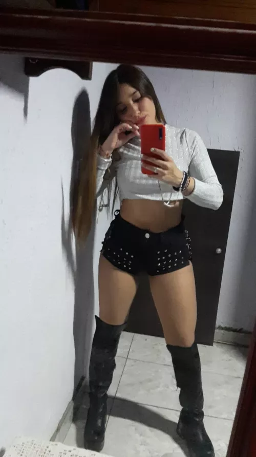 Just thick & curvy by viffle123