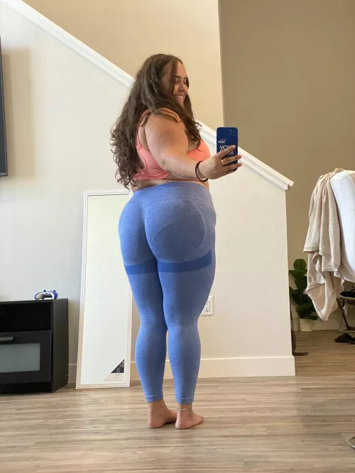 Mirror selfie 💋 by YummyAnaliyah