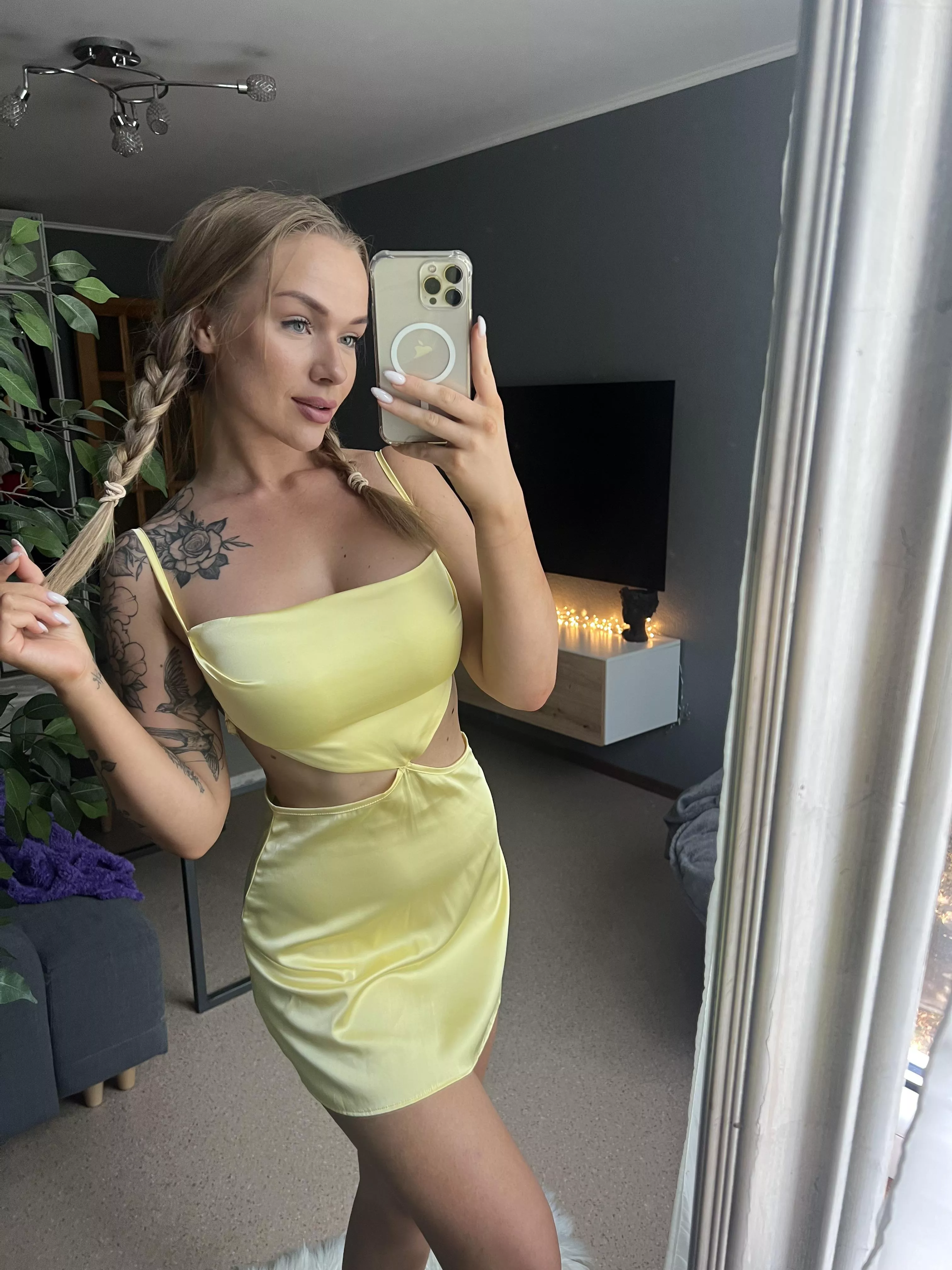 My yellow dress is proof that happiness can be worn 😉 posted by EmbarrassedBuy8407