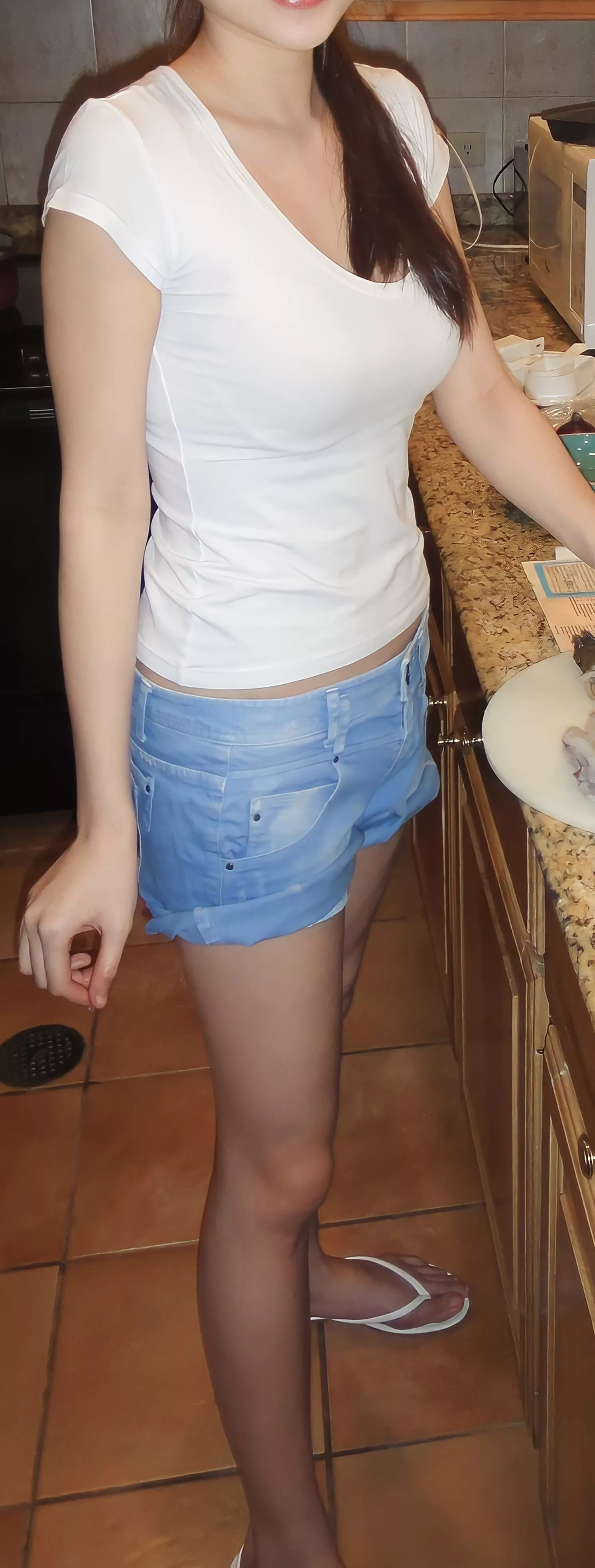 Notice anything in this picture? 🫣 posted by Builder_Full