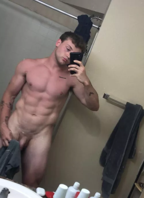 Post workout shower [M] by fornhorn99