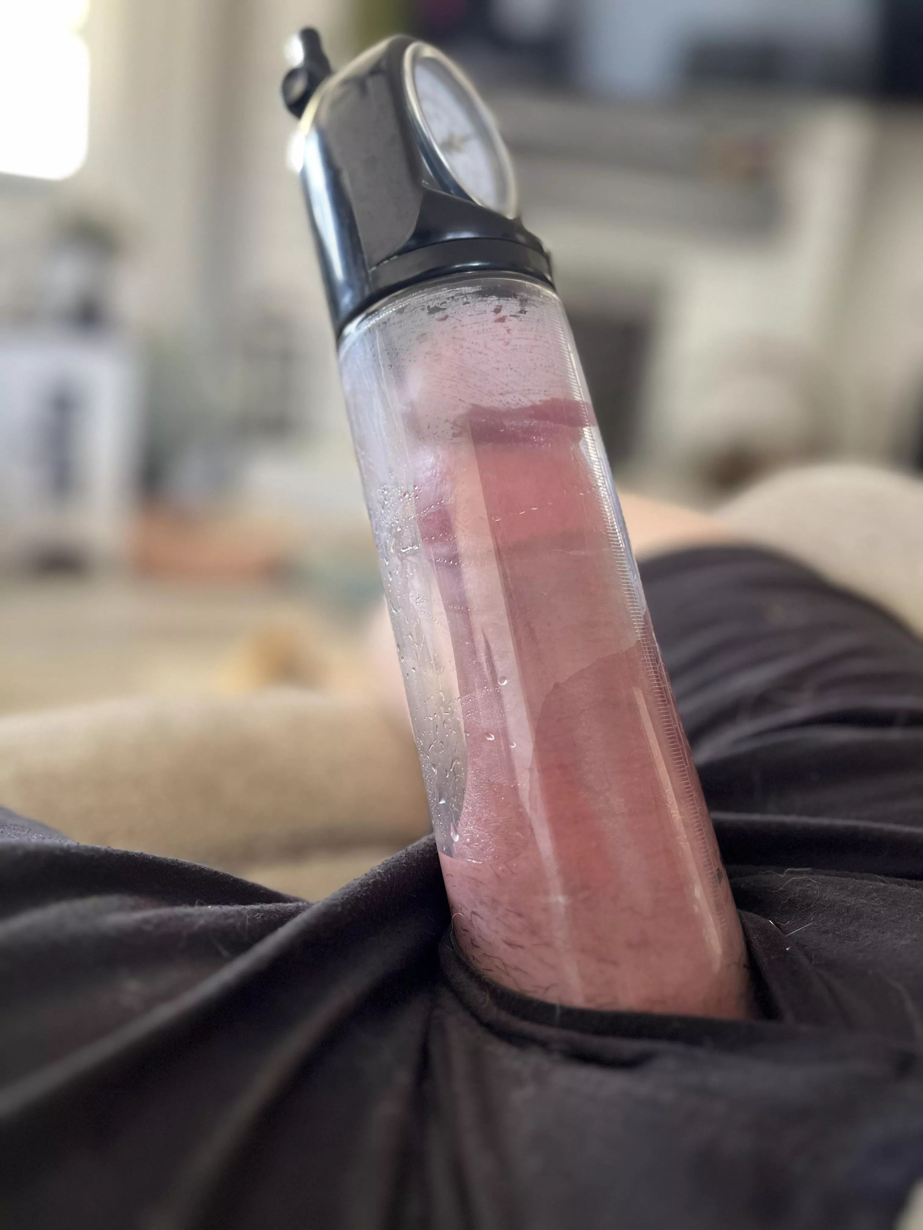 Pre-gym bulge posted by TemperatureLife4623