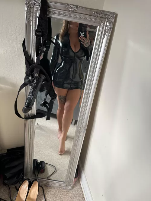 So tight, so shiny by lexessex