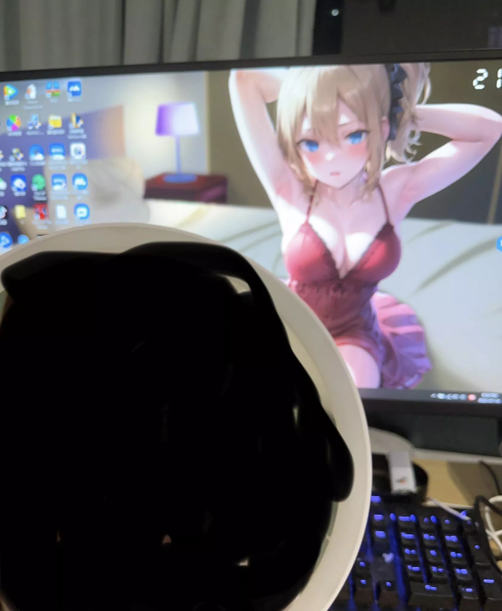 Could someone kindly help me find the wallpaper in this picture? posted by moonchris0405