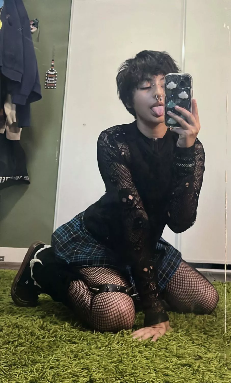 do you like feminine bois? posted by meowclock