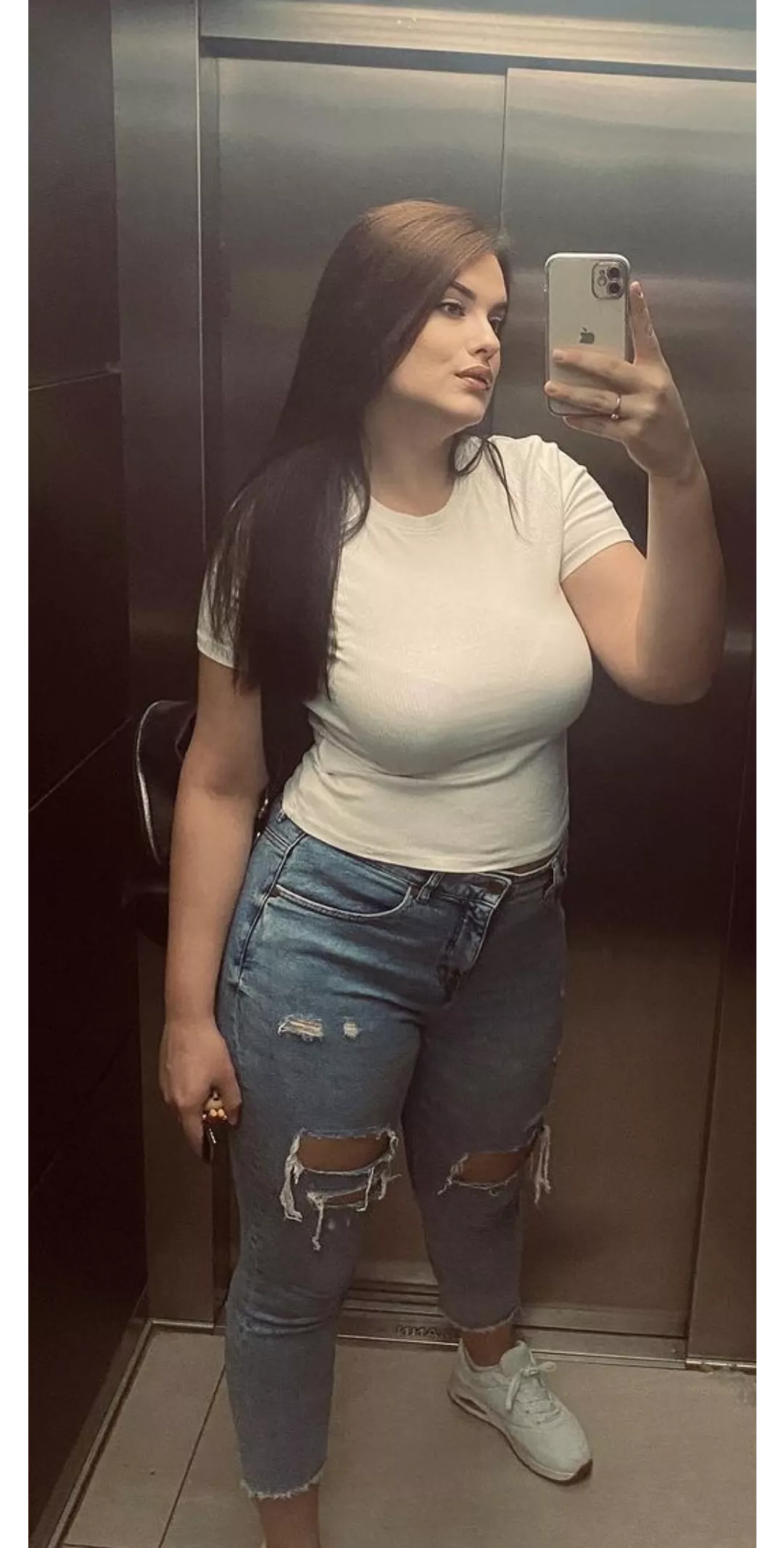 Elevator selfi posted by BrilliantDangerous10