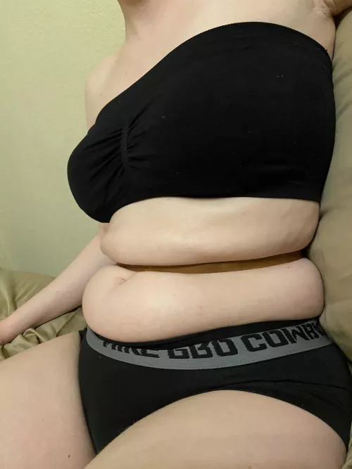 Feed me until this belt snaps by Strawberriibaby