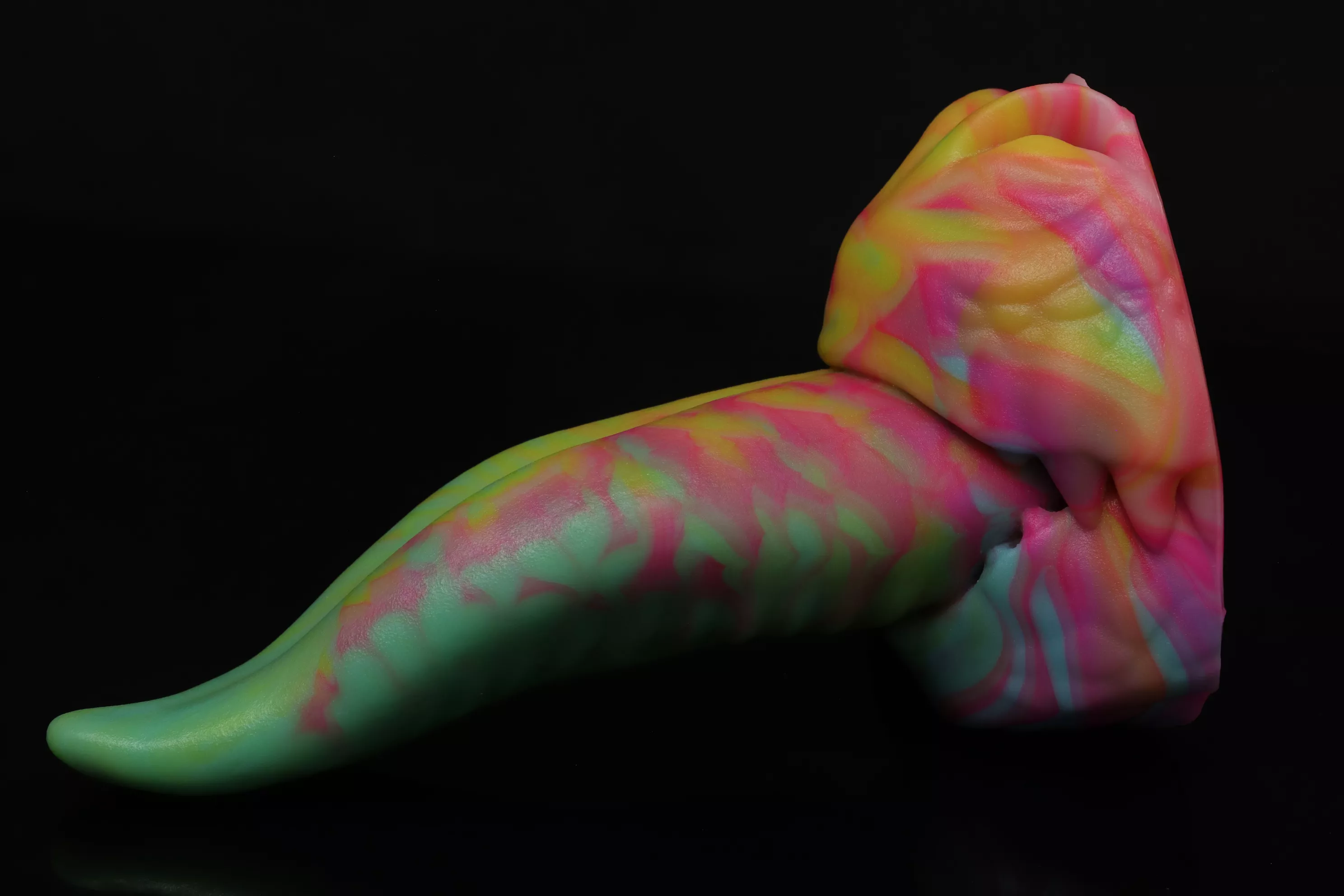 grabbed this s/m winston's tongue from inventory today!! he's SO pretty :3 posted by RABIESROTTING