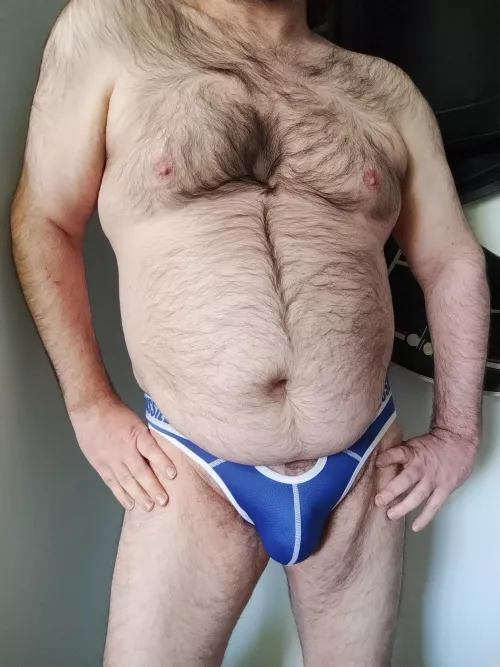 Hi 👋🐻 by th1rstyb0y