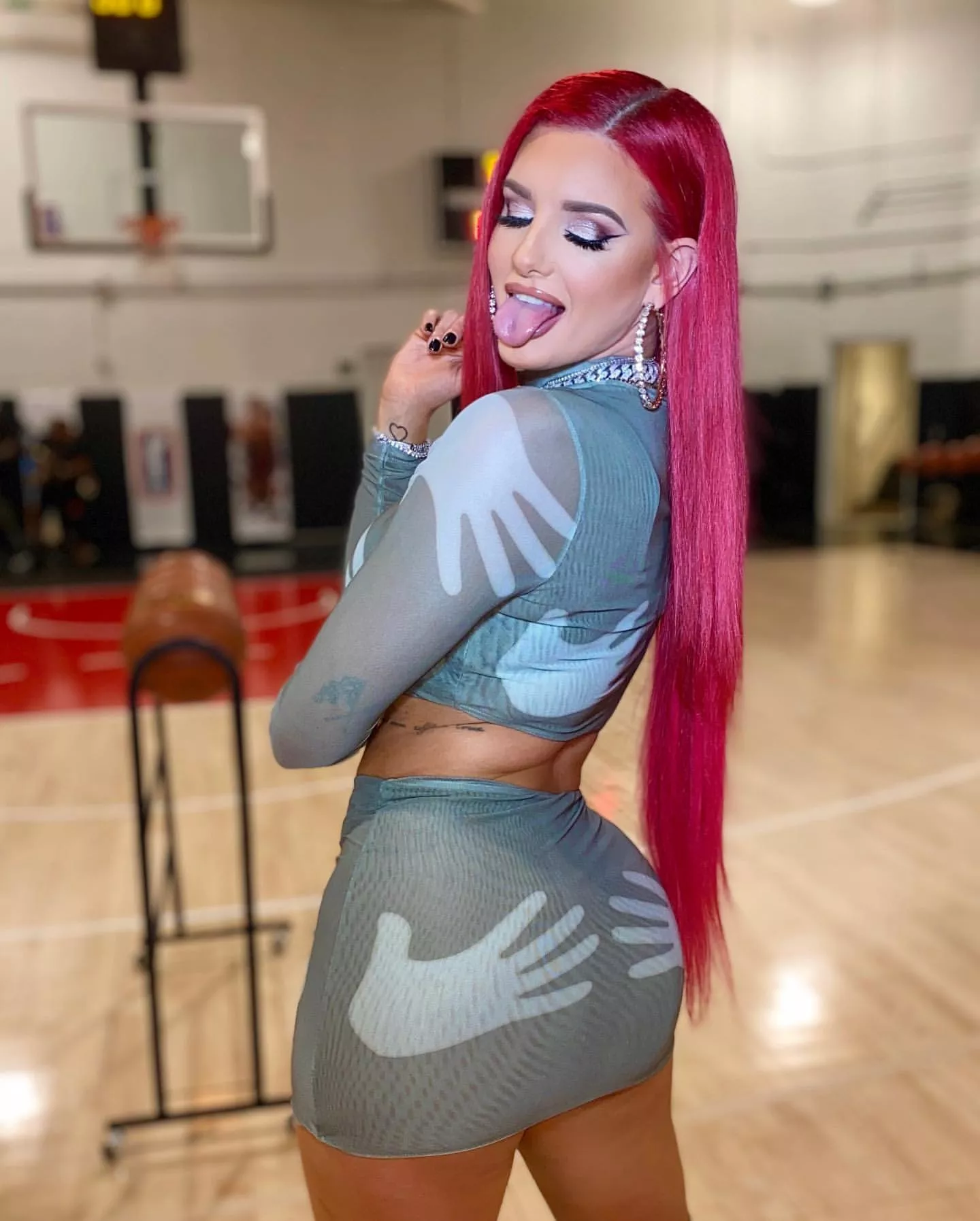 Justina posted by reigningknightshade3