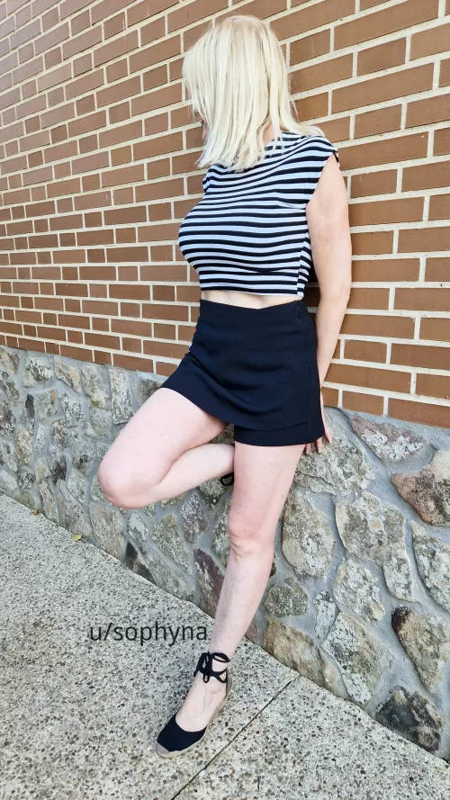 Premiering top (f) by Sophyna