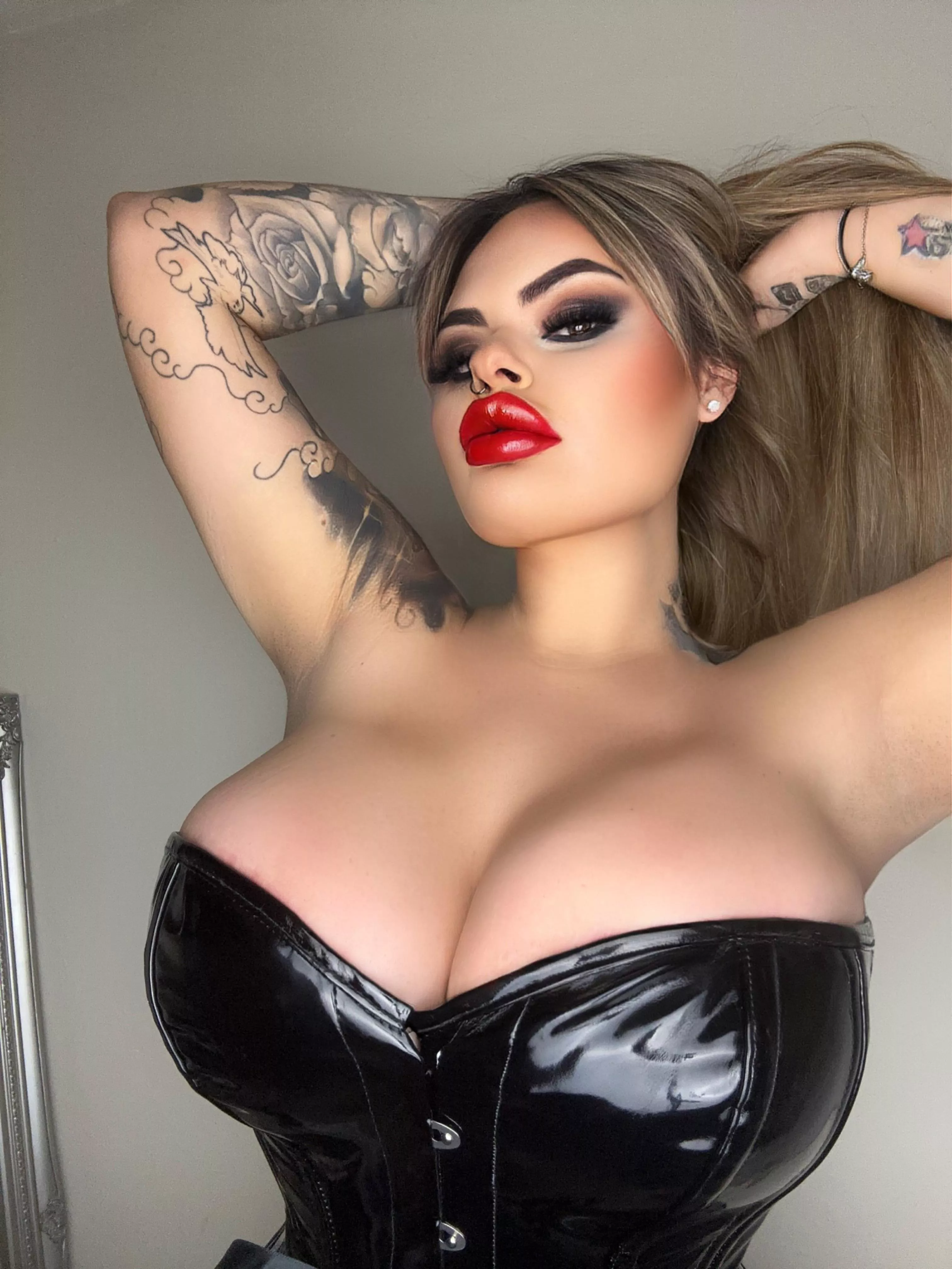 Shiny melons posted by lexessex