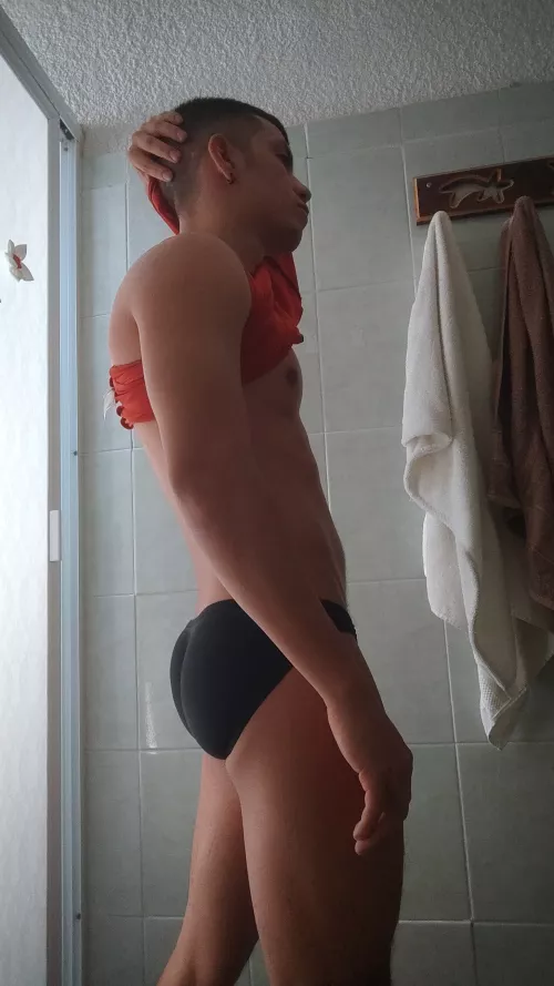 Skinny guy can have ass too by MuaythaiKage