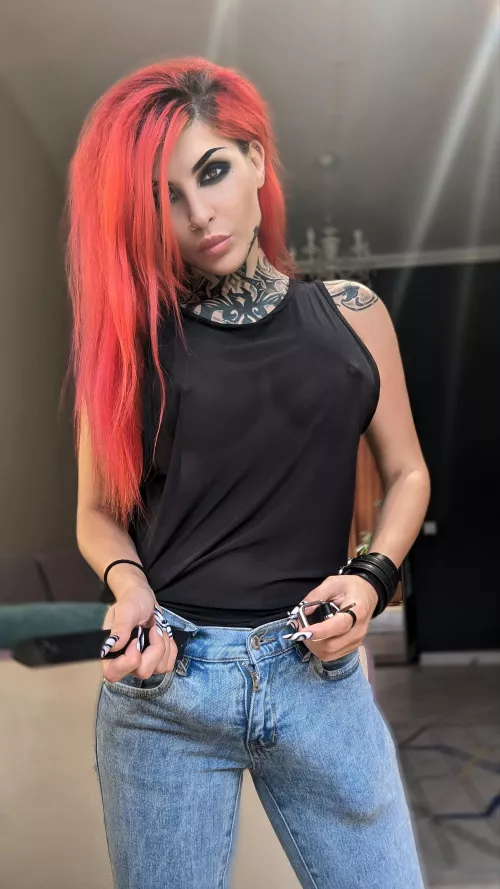 Those jeans are barely holding it by Vampandbeauty