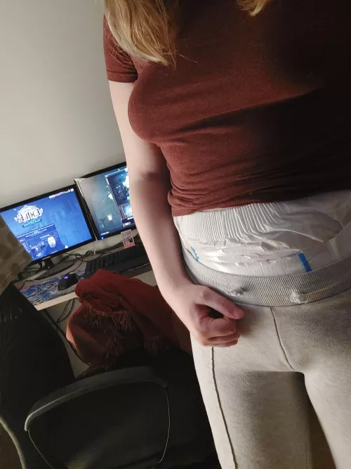 Time for a long gaming night🤓 by littleonie