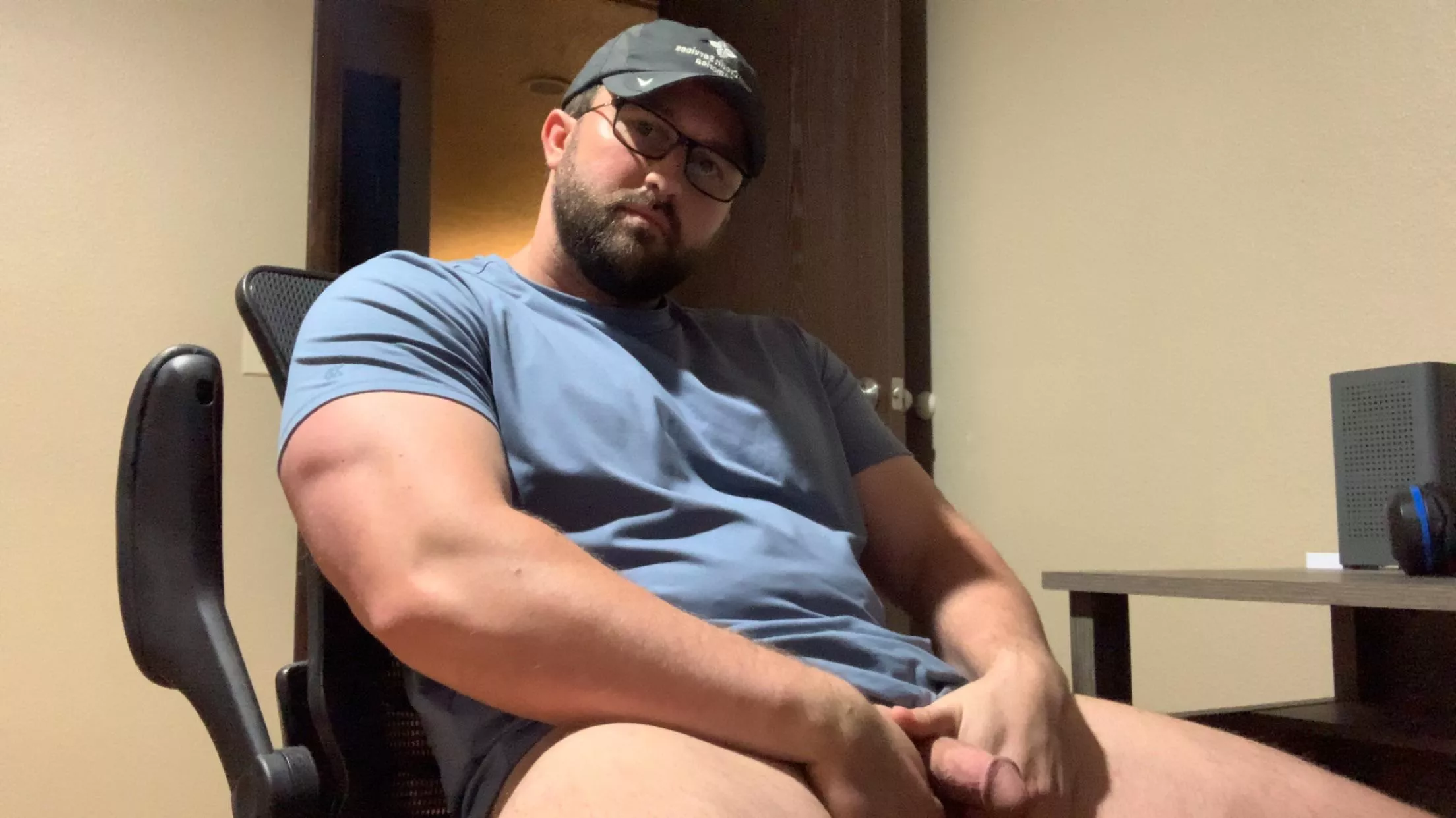 (37) help me in the office posted by soloB-1