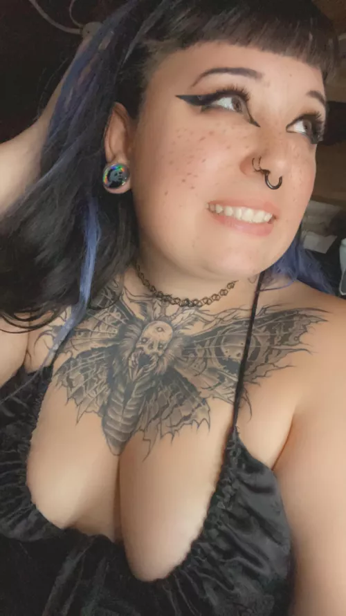 Cumm have a taste of my thicc goth body by exoriaafterdark