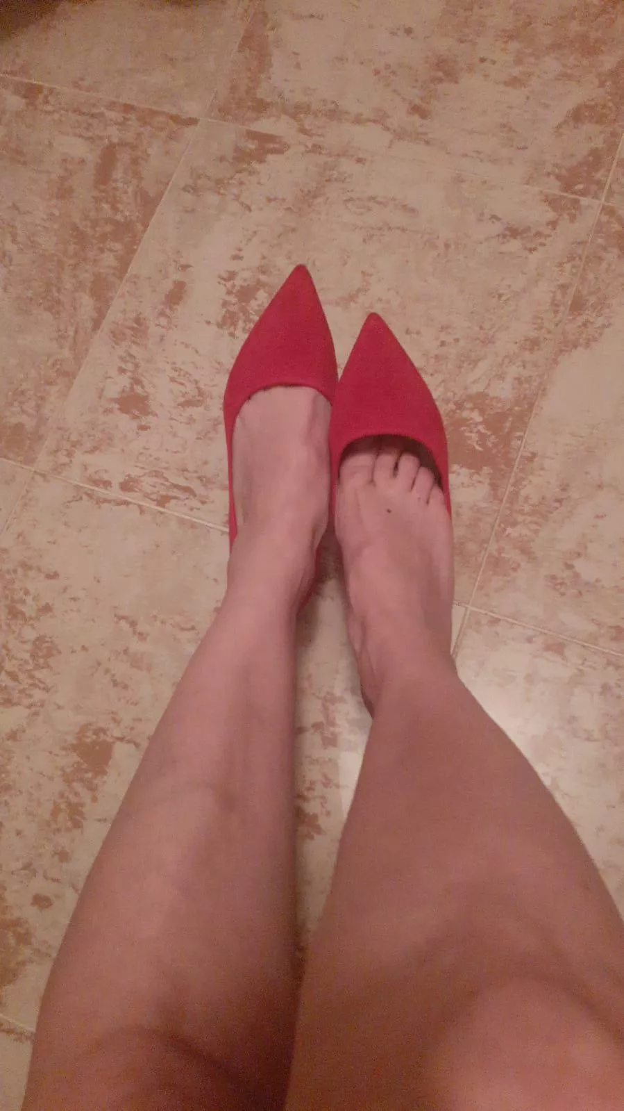 I love my red heels, don’t you? ☺️ posted by Agua-Sensible
