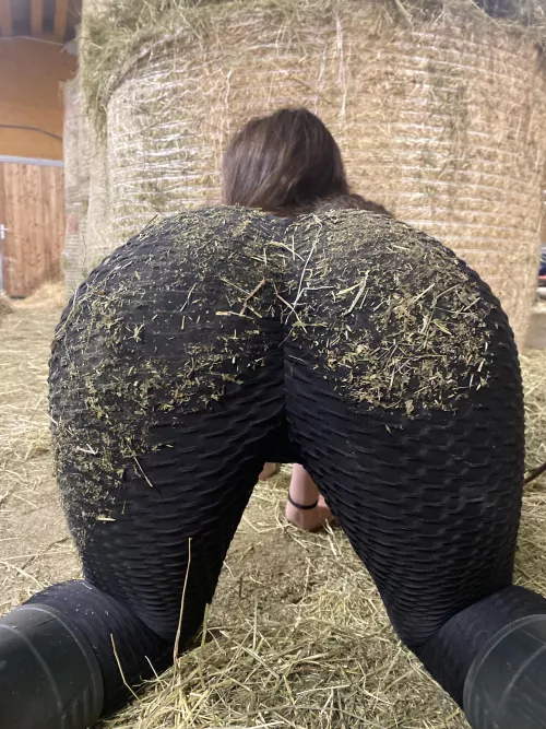 Is there something on my leggings? by Thesquitties