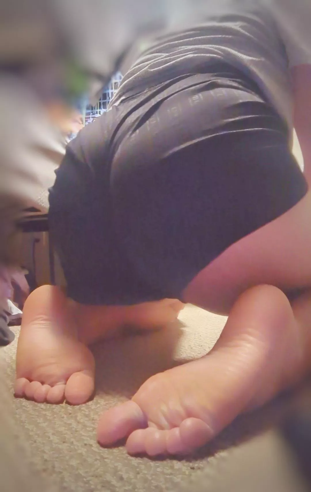 jiggly booty + thicc soles? 😈 posted by Marcopolo19951
