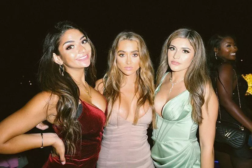 Ladies in Tight Dresses posted by wakkaffx2