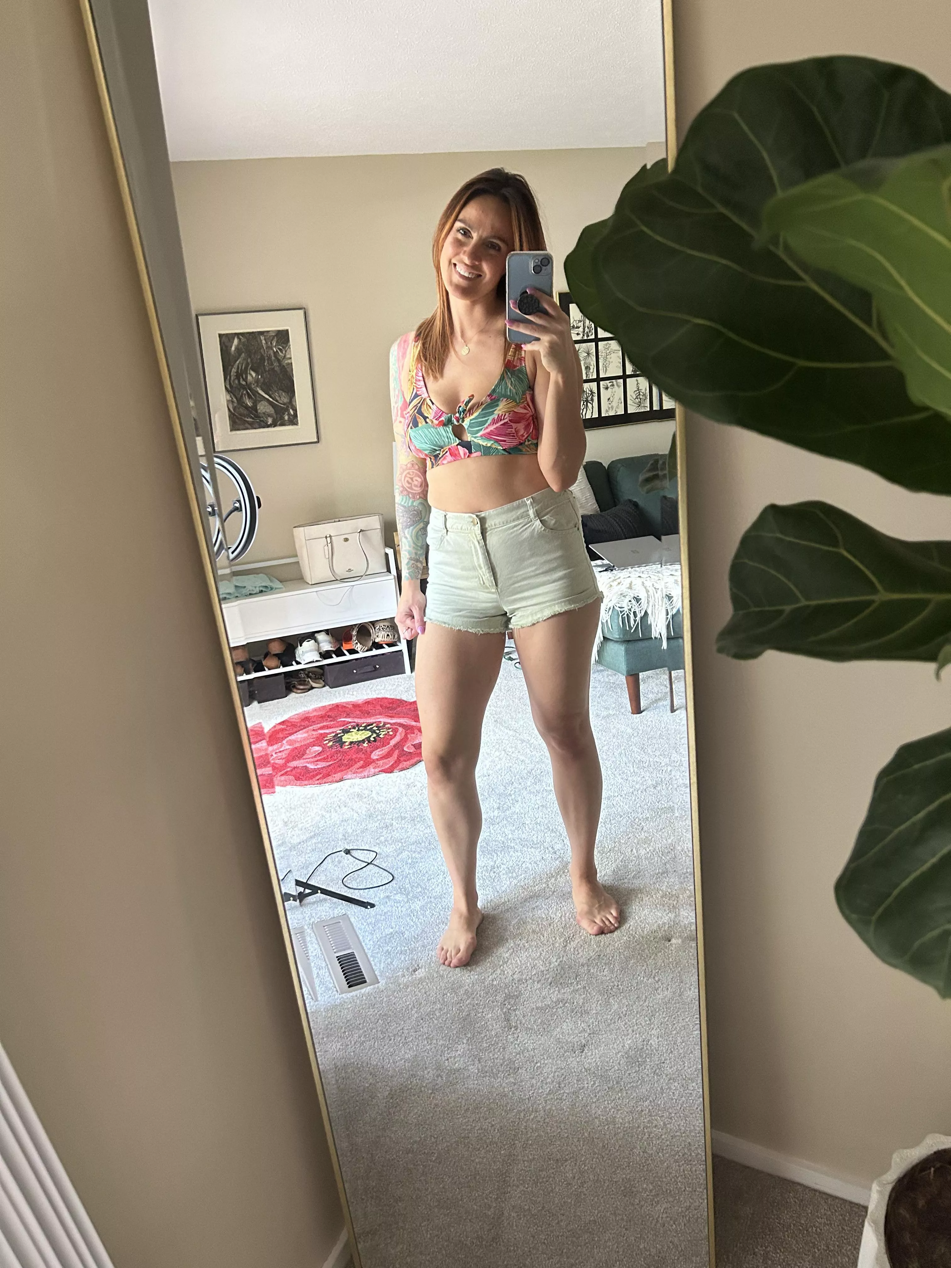 perfect outfit to go out. [F] posted by Tay-Rae773