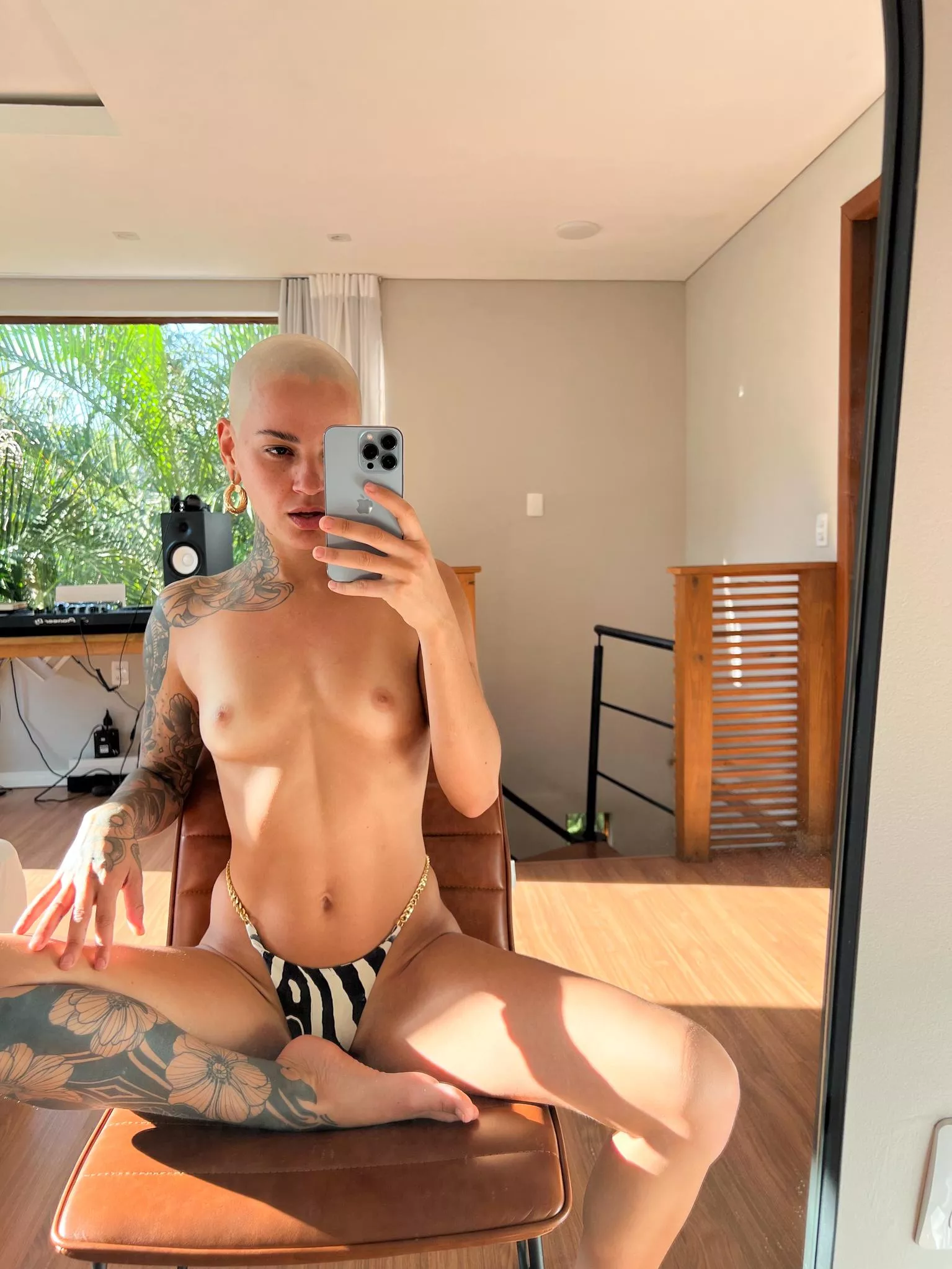 Shaving my hair makes me more naughty posted by Salyxnoa