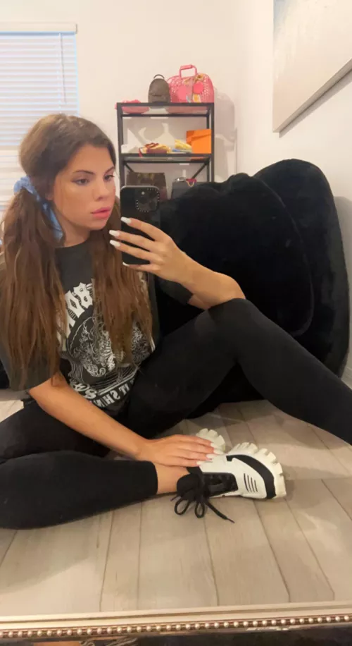 @vanessaselenexx by bigbuttbambii23