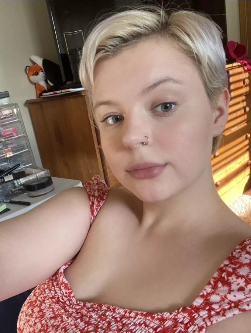 @violetthevenus posted by violetross