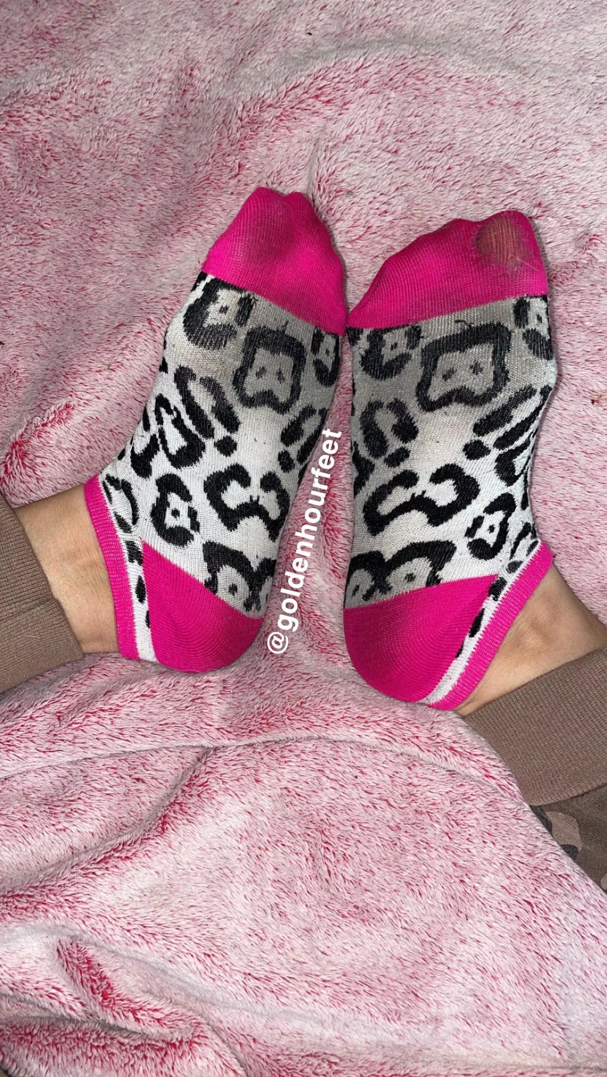 What do you think my socks smell like?😈 posted by goldenhourfeet