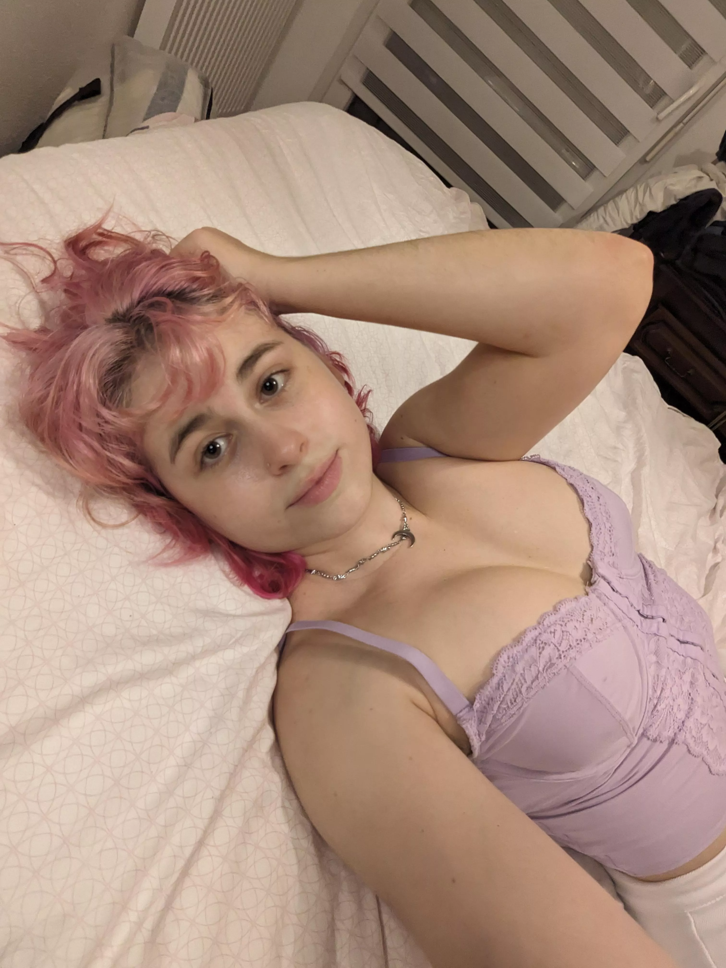 Would you date me even if i'm 5'2? 💕 posted by Emirialovesu