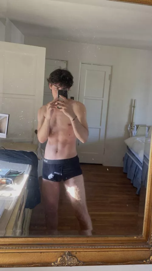 (20) hmu if you’re around my age and have a face pic. by Mike-ironman